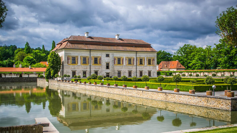 10.-top-10-jednodennich-vyletu-v-jiznich-cechach-Zámek-Kratochvíle